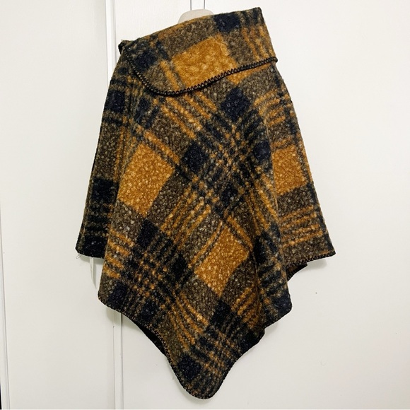 Fadivo New York Plaid Poncho Sweater OS - Picture 2 of 10